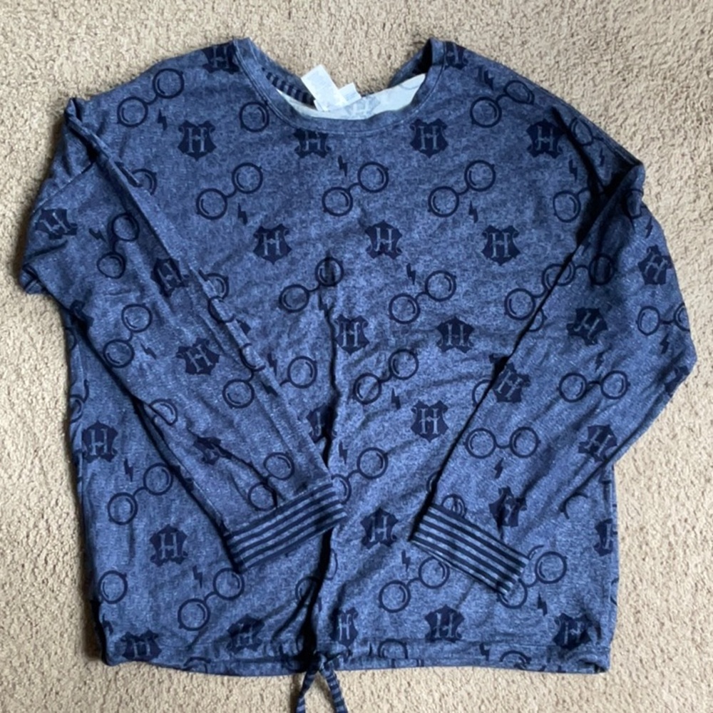 Harry Potter sleep shirt (ties on the bottom)